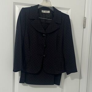 Tahari skirt suit set